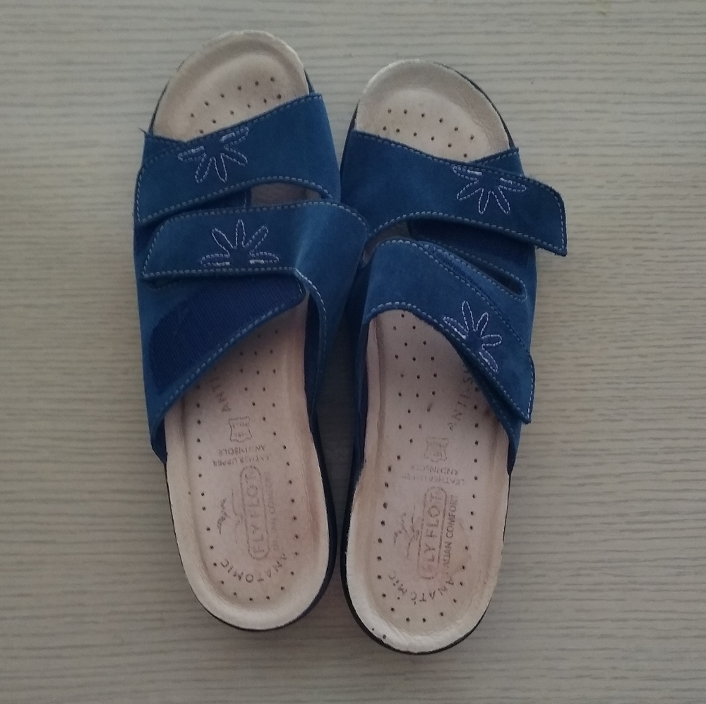 Floral blue Velcro sandals